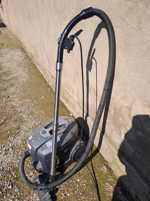 Пылесос LG, рабочем состоянии