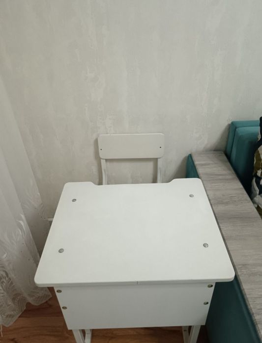 Стол со стульчиком белый