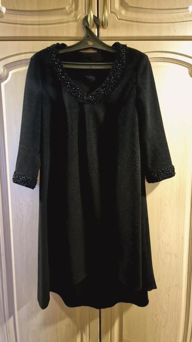 Продам  женские платья