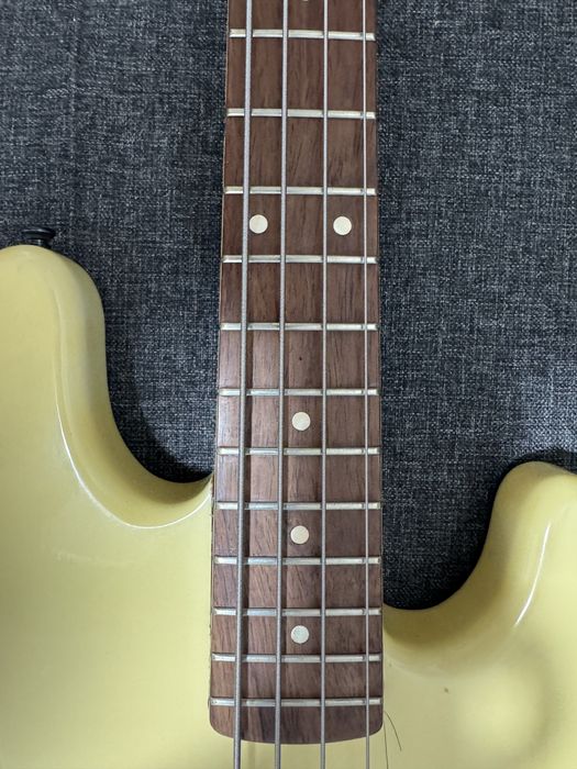 Бас гитара Fernandes, (выпуск 70х-80х) precision bass