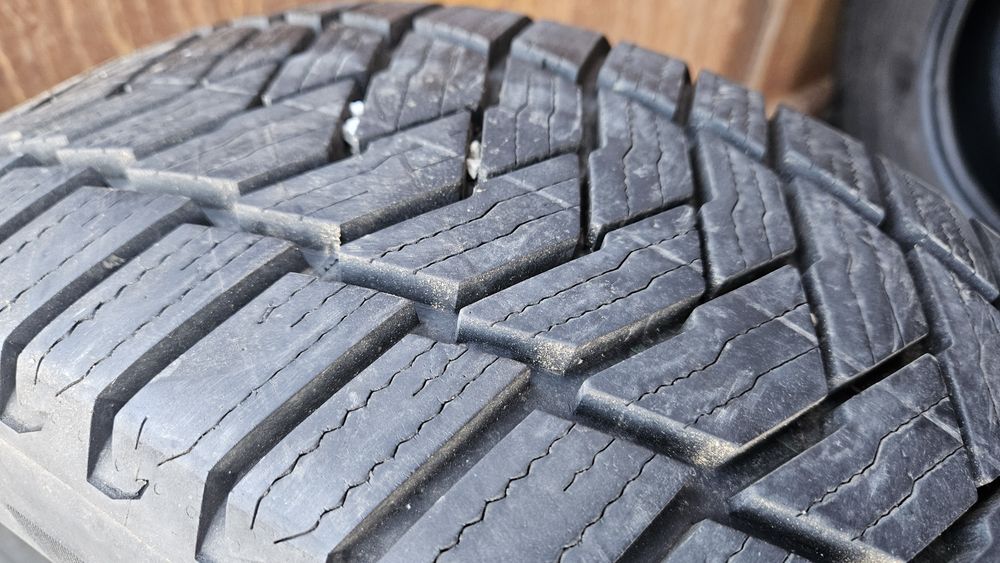 2бр гуми 215 60 17С дот 21 бриджстоун bridgestone