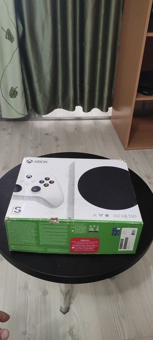 Xbox Series S 512GB + 2 геймпада + игры