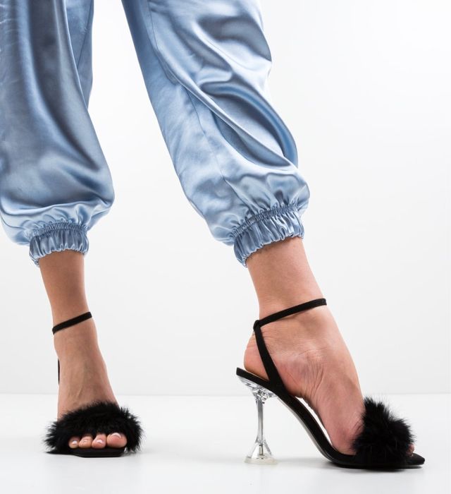 Pantofi/Sandale cu puf/pene, marimea 39