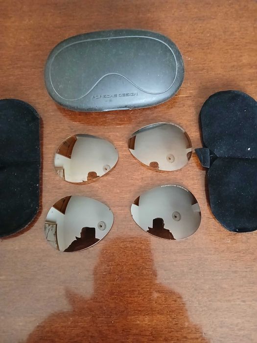 Кутия и 2 бр. резервни стъкла за слънчеви очила Porsche Carrera Design