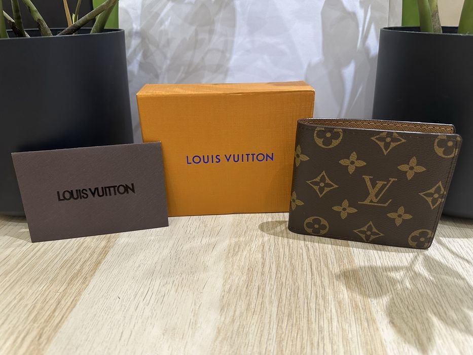 Louis Vuitton Портфейл Чисто Нов