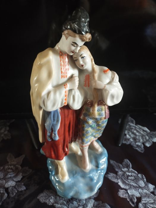 Статуэтки фарфоровые