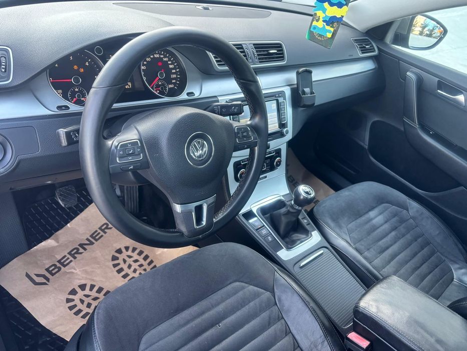 Vând vw passat an 2011 motor de 2 litri diesel impecabil