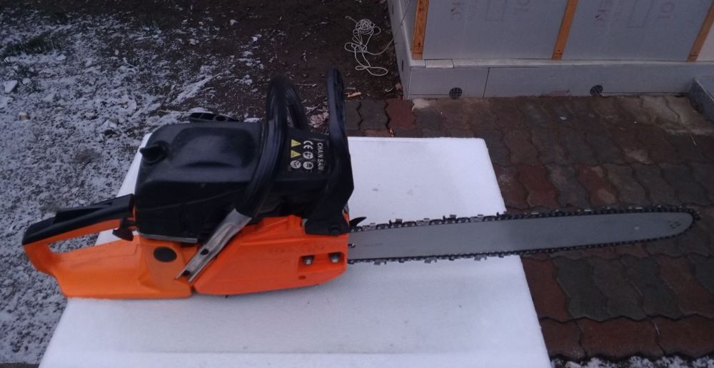 Продам Бензопилу