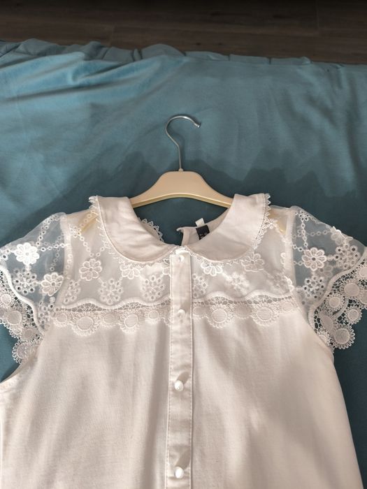 Школьная белая блузка.