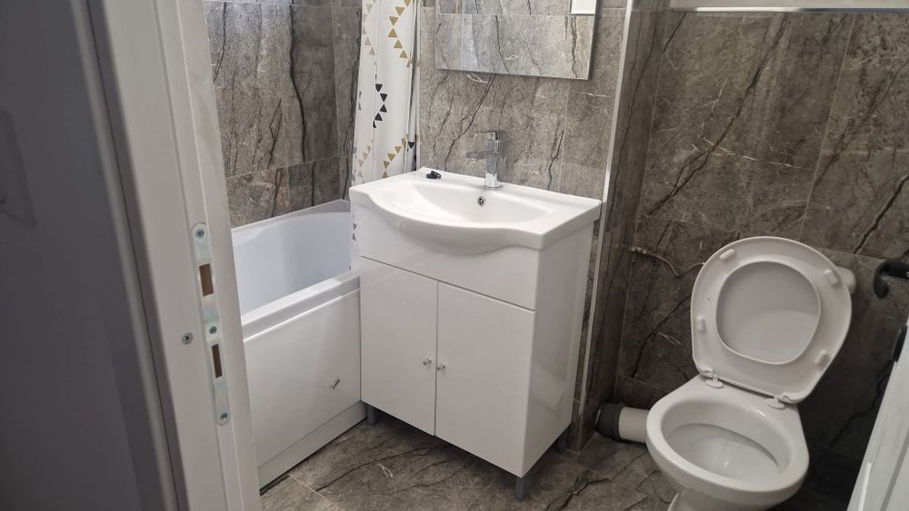 Închiriez apartament 2 camere zona Narcisa