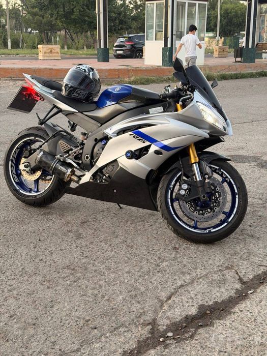 Мотоцикл Yamaha R6