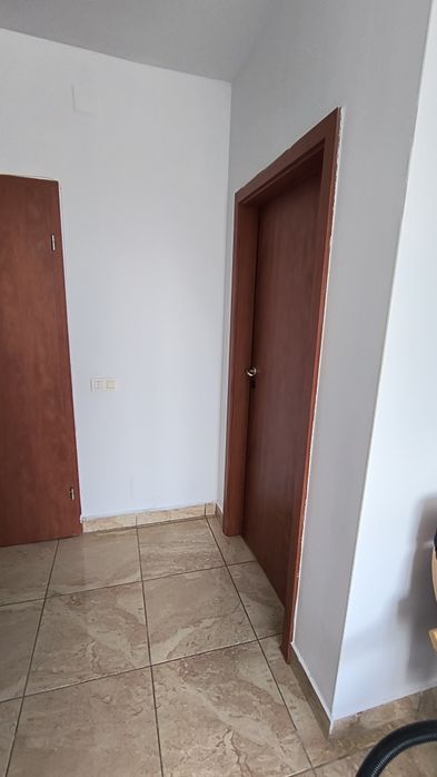 Colantare mobila și uși
