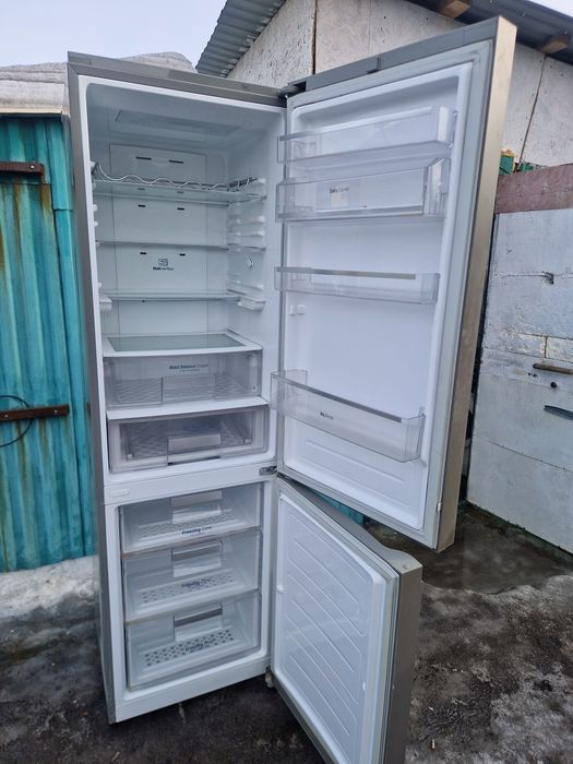 Холодильник " LG "