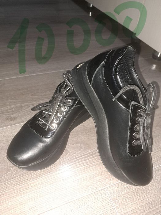 Продам женскую обувь