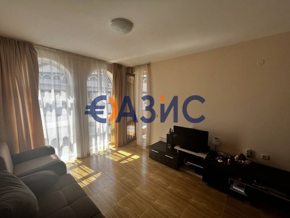 Продава се Двустаен апартамент в Свети Влас - 70 кв.м за 722 €/кв.м - Снимка #1