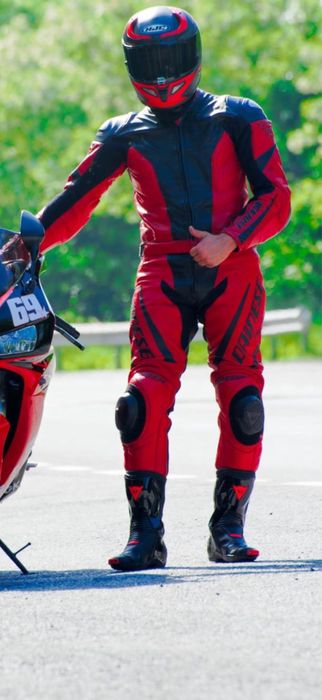 Costum/Combinezon moto piele Dainese