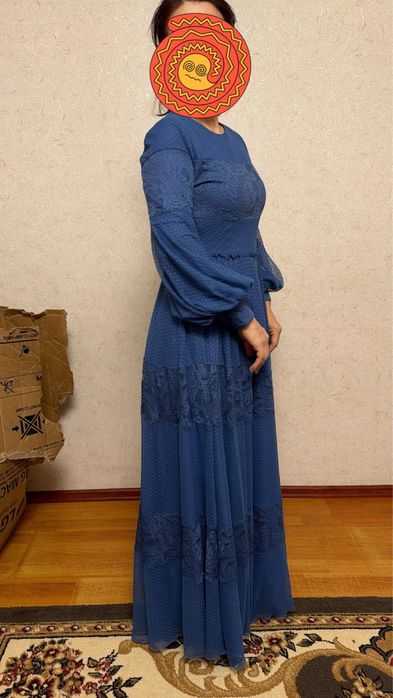 Женское платье, можно надеть на вечер и на праздник.