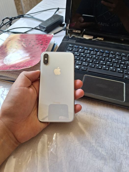 IPhone X продаётся