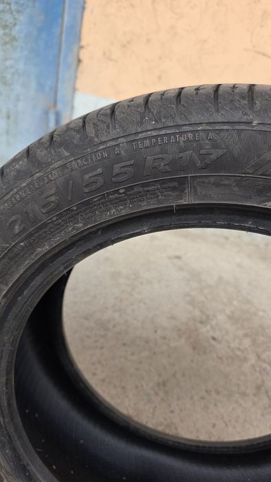 Продам летние шины 215/55/17 goodyear