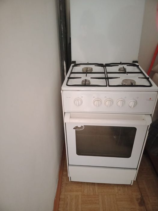 Продам газ плиту