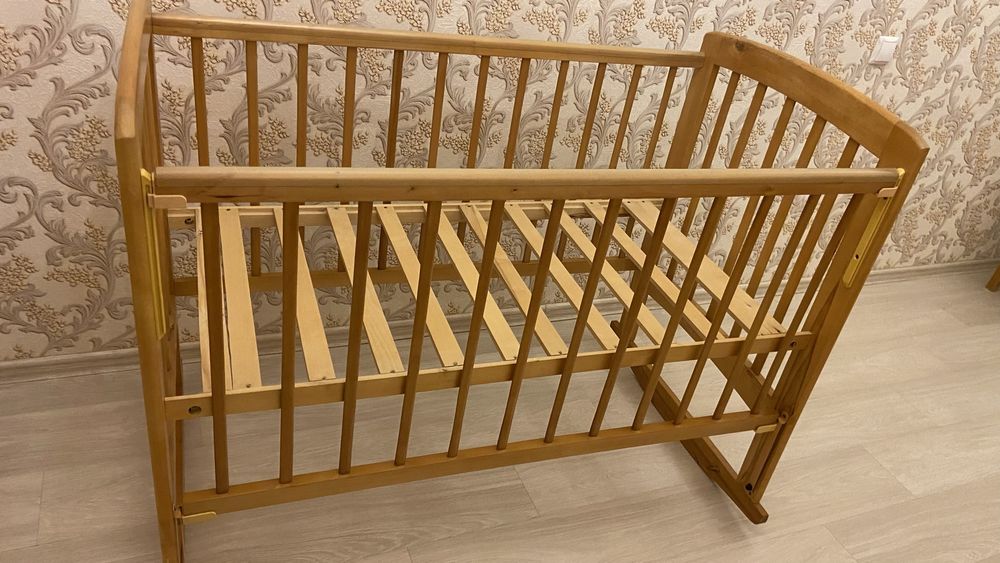 Продам детскую кроватку