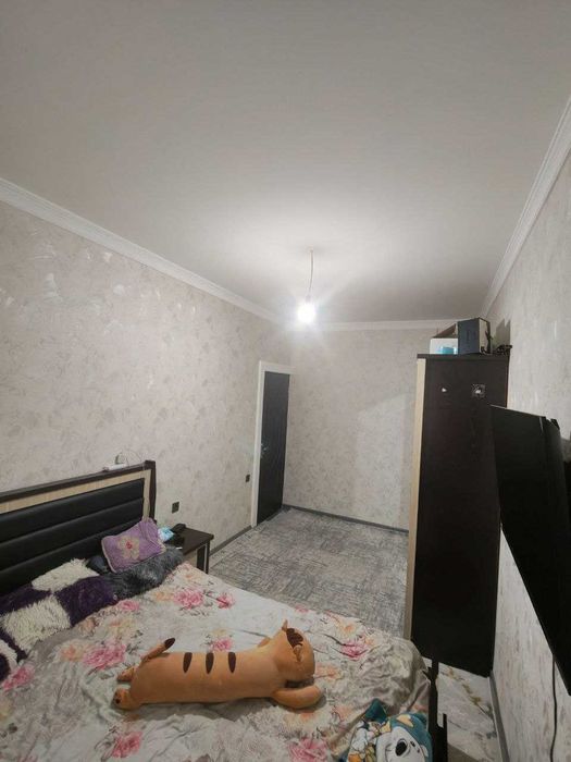 Ibin sinoda 5 xonali 2 etaj kvartira sotiladi !!