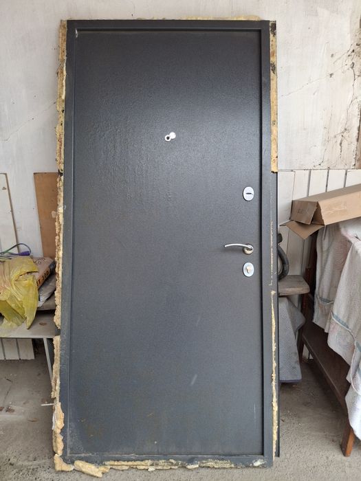 Дверь б/ у в рабочем состоянии