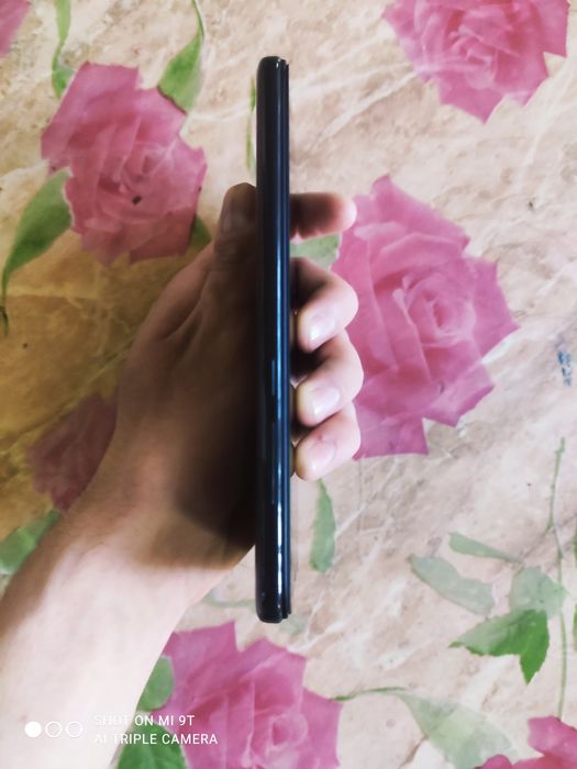 Продается телефон.