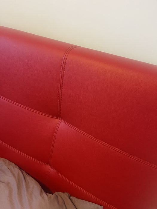 Pat tapitat 160/200 rosu impecabil