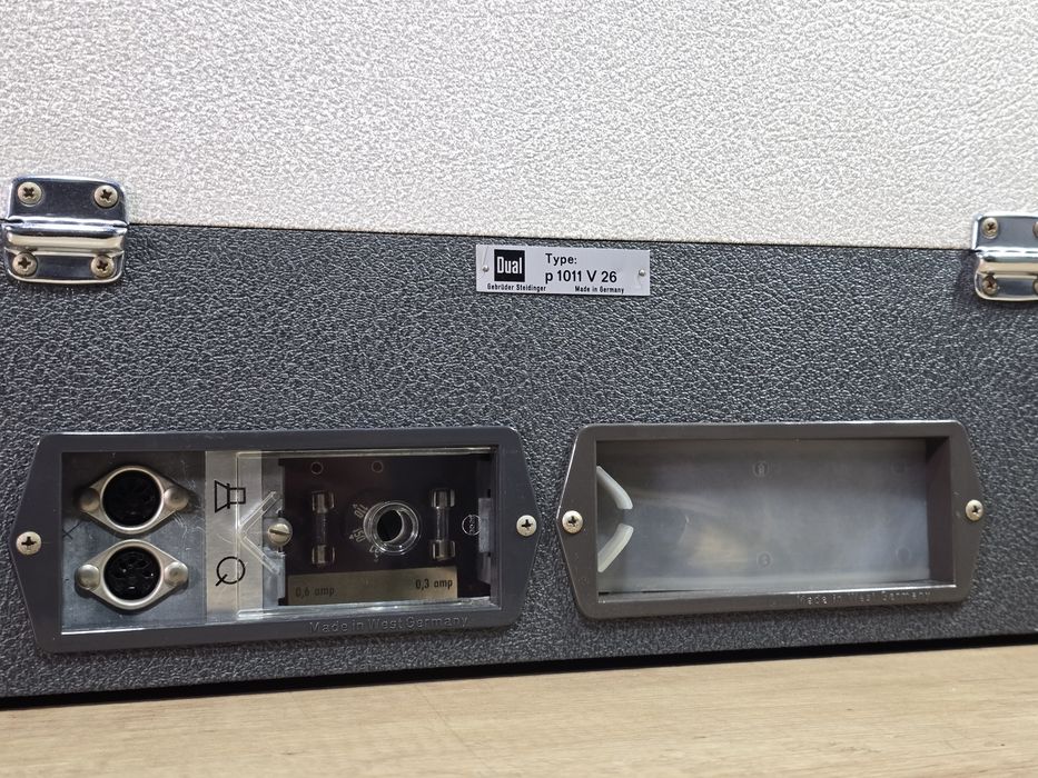 Pickup DUAL P-1011 v26, full automatic, cu amplificare pe lămpi,boxe