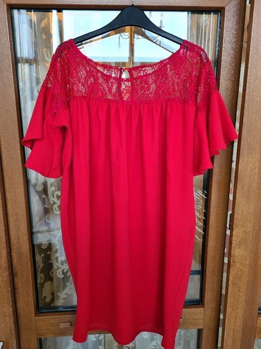 Rochie dreapta rosie
