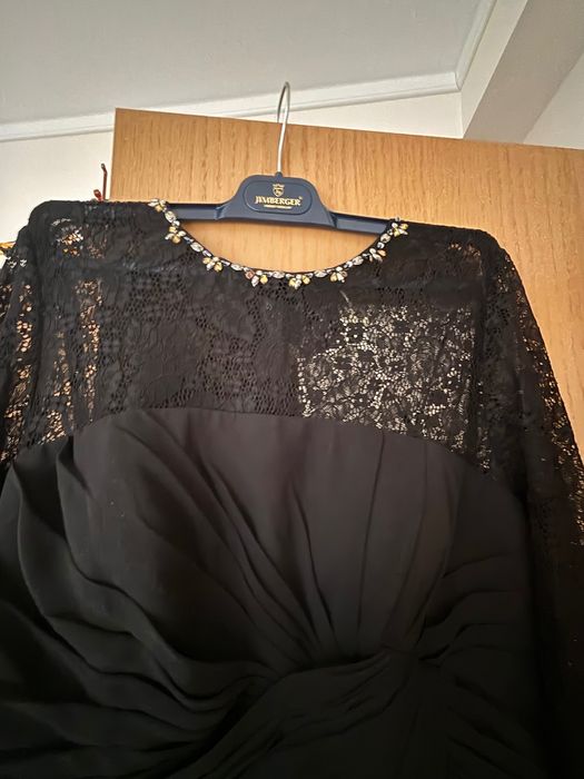 Rochie neagra lunga eleganta din voal si dantela fina.