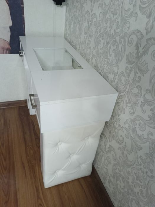 Продам маникюрный столик