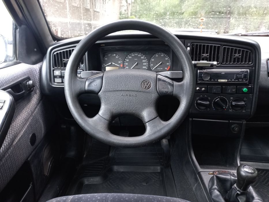 Продам Volkswagen Passat b3 1.8l