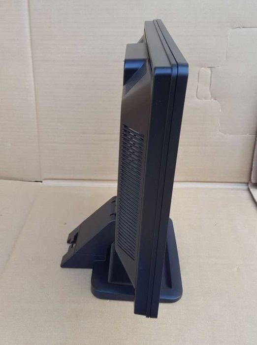 HP 17" inch monitor LED - ca NOU!