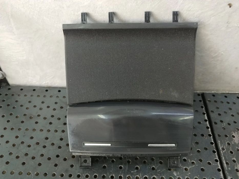 scrumiera audi a3 8p 8p0857951