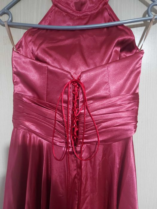 Дълга официална сатенена рокля