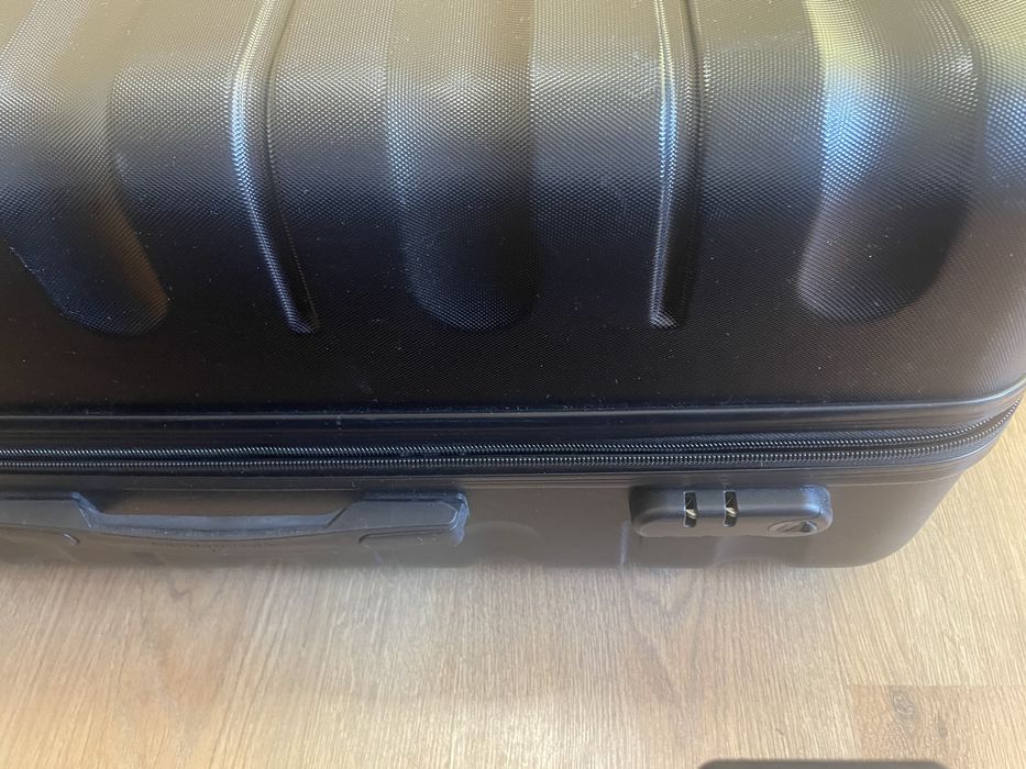 Куфари  с четири колела