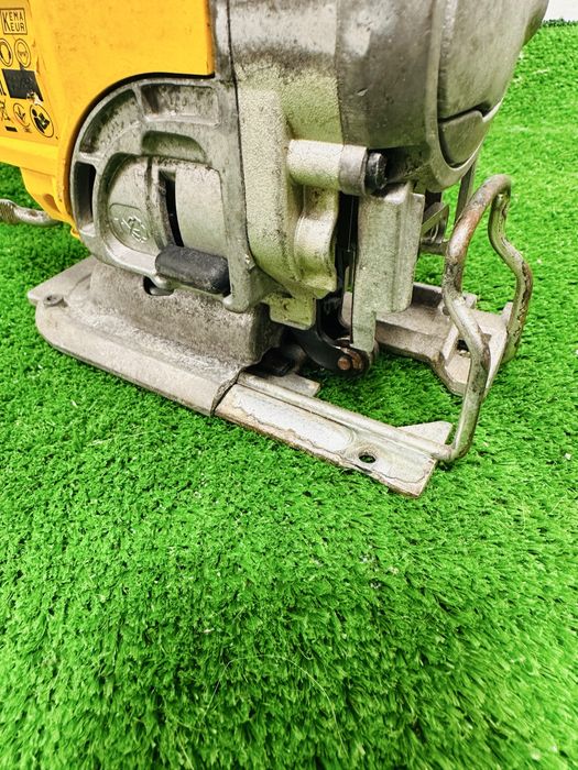 Pendular dewalt DCS331 are talpa rupta