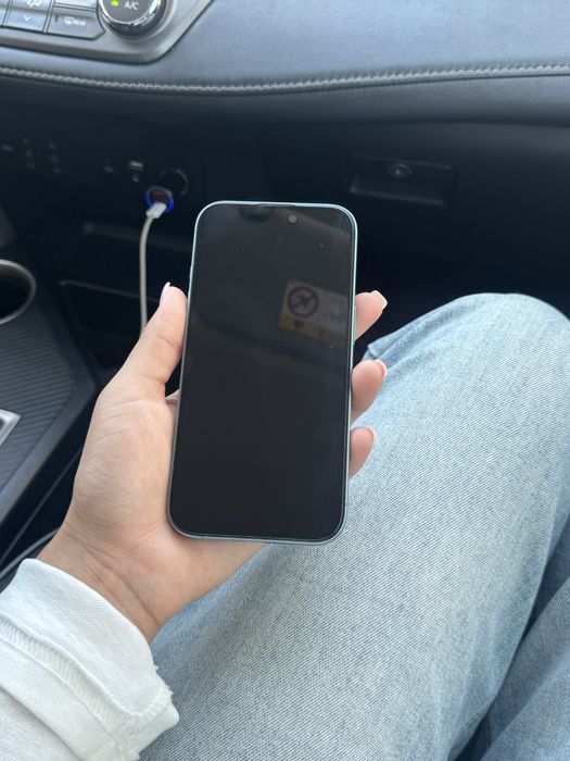 Iphone 16 128gb зарядка 90%
