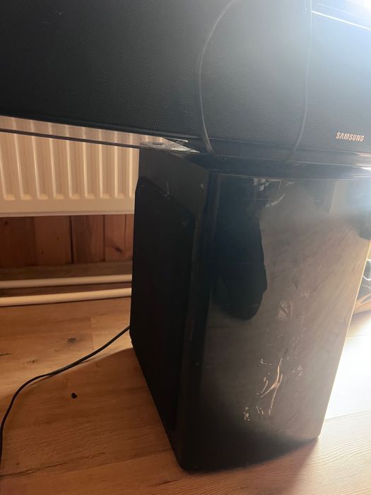 Sistem audio Samsung – soundbar + subwoofer