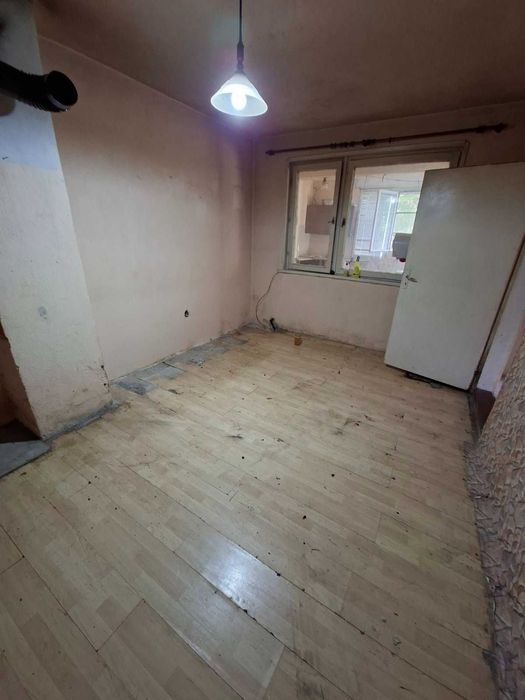 Продажба на къща в село Изгрев, община Суворово