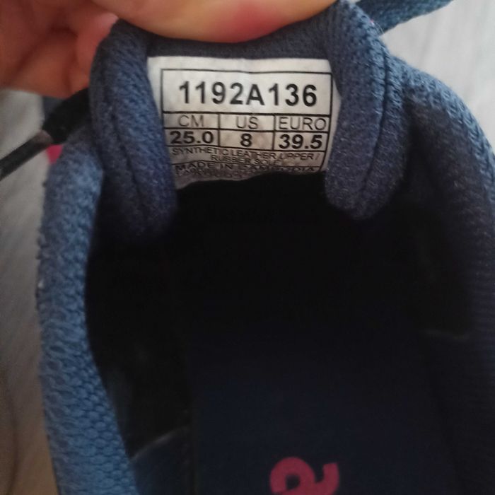Кроссовки унисекс 40 размер asics и onitsuka tiger