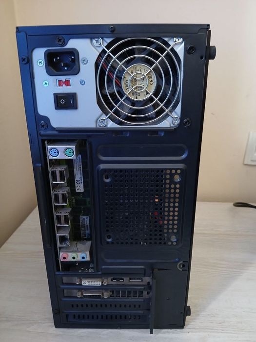 Xeon E5-2689 8 yadro 16 oqim, R7 370 4GB, RGB korpus, Windows 11