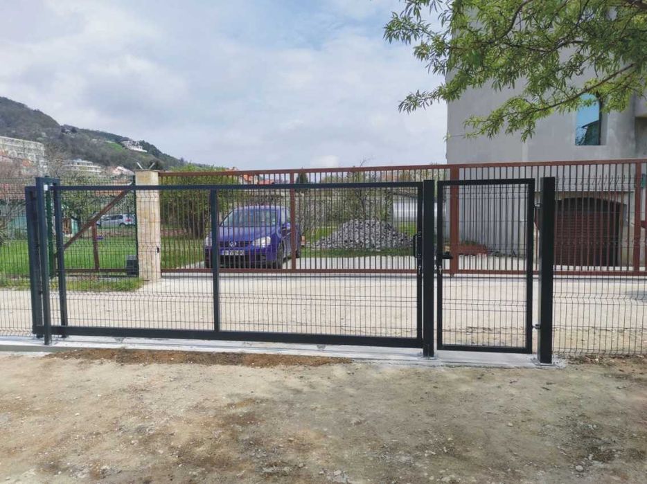 ВРАТА за двора от стоманени профили и заварени мрежи --ПРОИЗВОДИТЕЛ