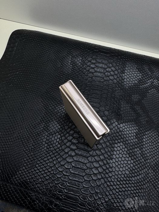 Samsung z  Flip 4