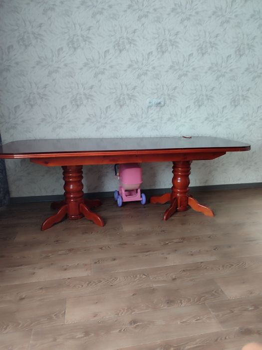 Продам стол. Большой