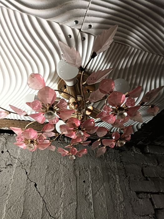 Продам люстру.,.