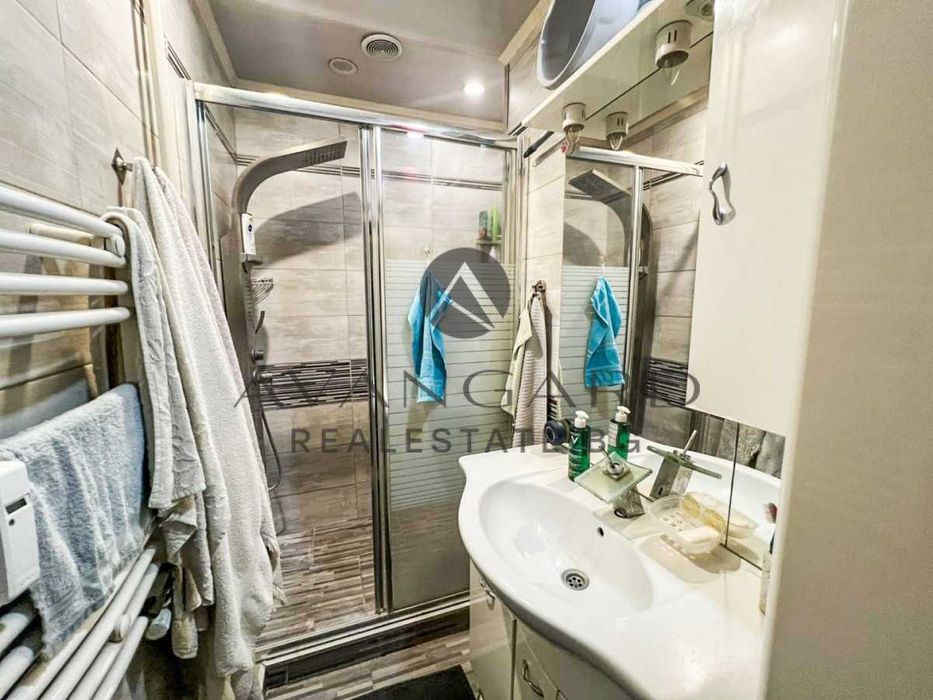 Продава се Тристаен апартамент в Пловдив, Изгрев - 60 кв.м за 1040 €/кв.м - Снимка #4