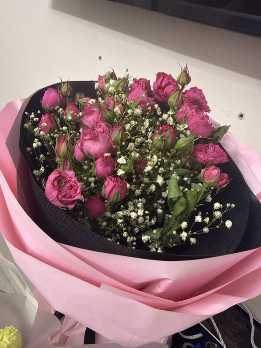 Әдемі гүлдер сатылады